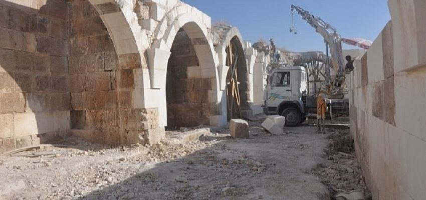 Anadoludaki Tek Eyyübi Hanı ‘Han El-Ba’rur’ Kitaplaştırıldı