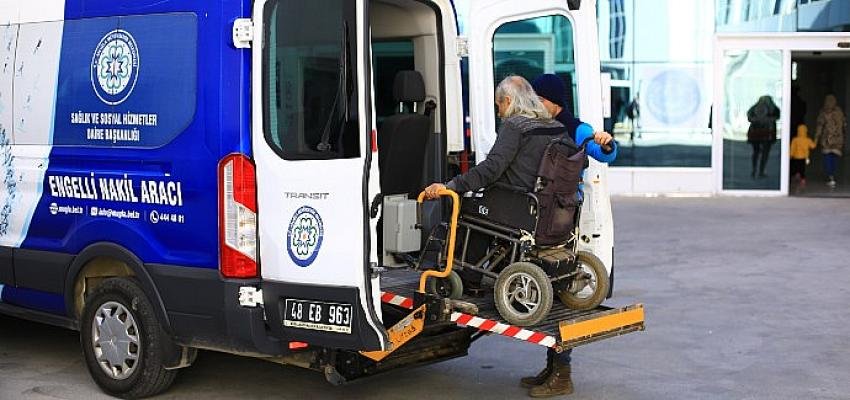 Büyükşehir’in Engelli Nakil Hizmeti takdir topluyor