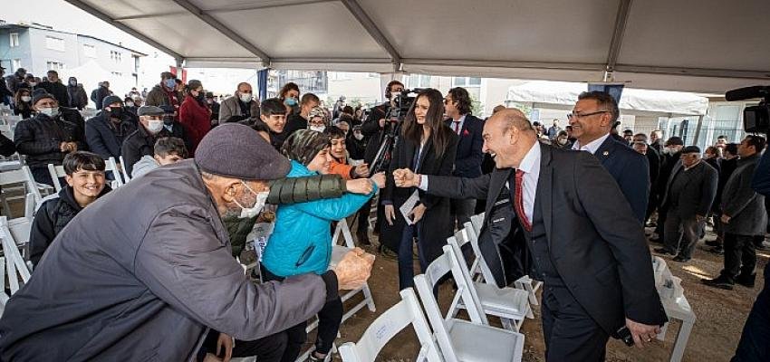 Soyer: Önümüze konan tüm engelleri aşıyoruz