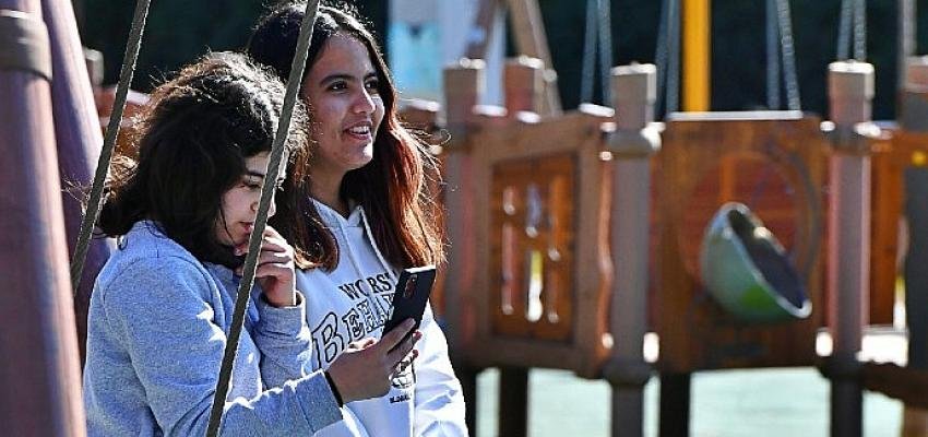 Aktarma istasyonları da artık Wizmirnet kapsama alanında İzmir Büyükşehir Belediyesi’nin ücretsiz internet hizmeti yayılıyor