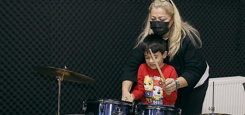 Aşık Veysel Engelsiz Yaşam Merkezi Kucak Açıyor