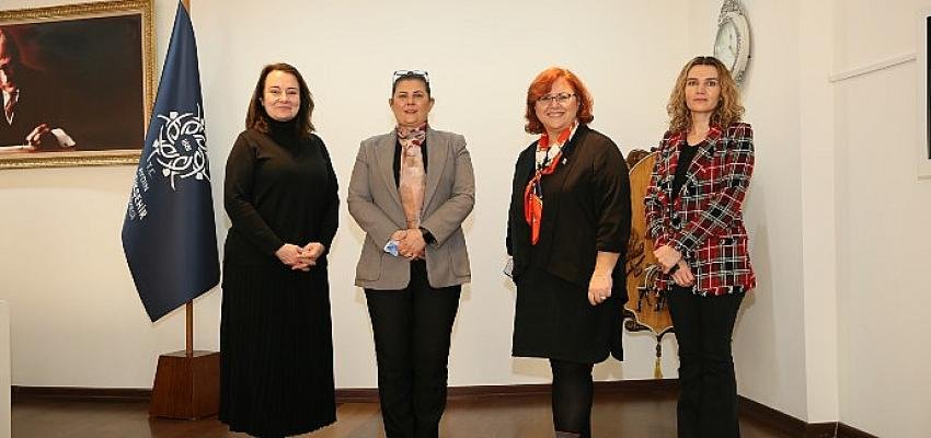 Başkan Çerçioğlu’yla görüşüp Otizm Destek Merkezi’ni ve spor salonunu gezen vakıf yöneticileri işleyişe tam not verdi