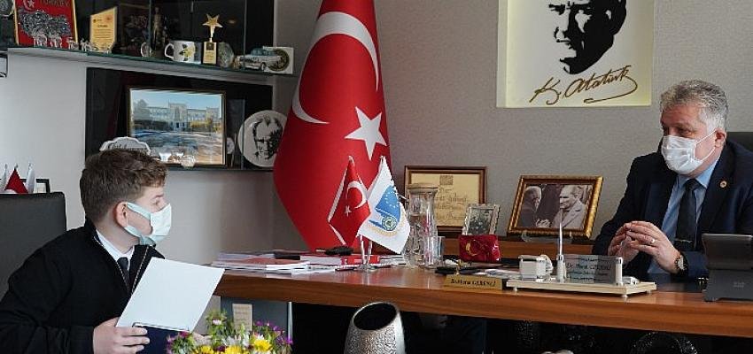 Başkan Gerenli’den Lüleburgaz’ın gururlarına plaket