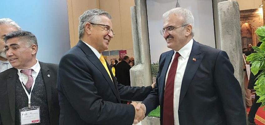 EMITT Fuarında Kemer Standına Ziyaretler