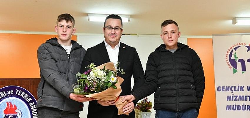 Mustafakemalpaşa Belediye Başkanı Mehmet Kanar Öğrencilerle Buluştu
