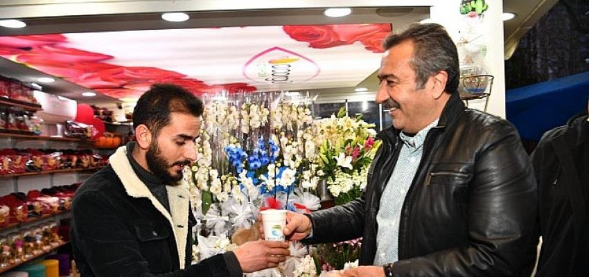 Soner Çetin cami cemaatine çorba ikram etti