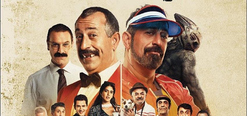 Ünlü Komedyen Cem Yılmaz’ın Çok Sevilen Karakomik Film Serilerinin Senaryosu İnkılap Kitapevi Etiketiyle Raflarda Yerini Alıyor