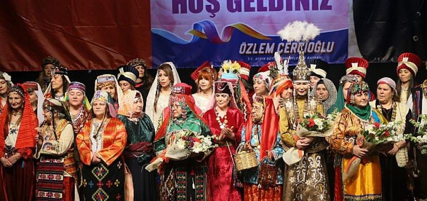 Aydın Büyükşehir Belediyesi 8 Mart Dünya Emekçi Kadınlar Günü Defilesi Düzenledi