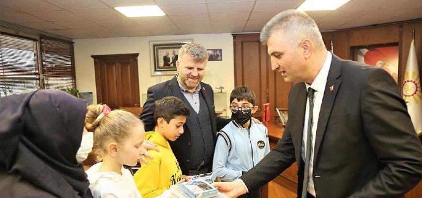 Çevre Dostu Şampiyonlar Başkan Sezer’e Çalışmalarını Anlattılar