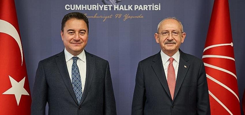 DEVA Partisi Genel Başkanı Ali Babacan, 27 Mart’ta ev sahipliğini yapacağı buluşma öncesinde diğer beş siyasi partinin genel başkanlarını ziyarete devam ediyor.