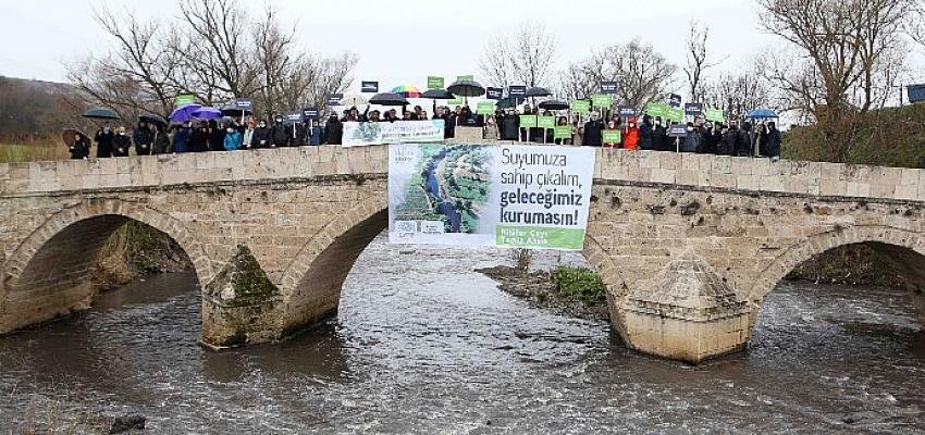 Dünya Su Günü’nde çevre gönüllülerinden kritik çağrı;  “Nilüfer Çayı Temiz Aksın”