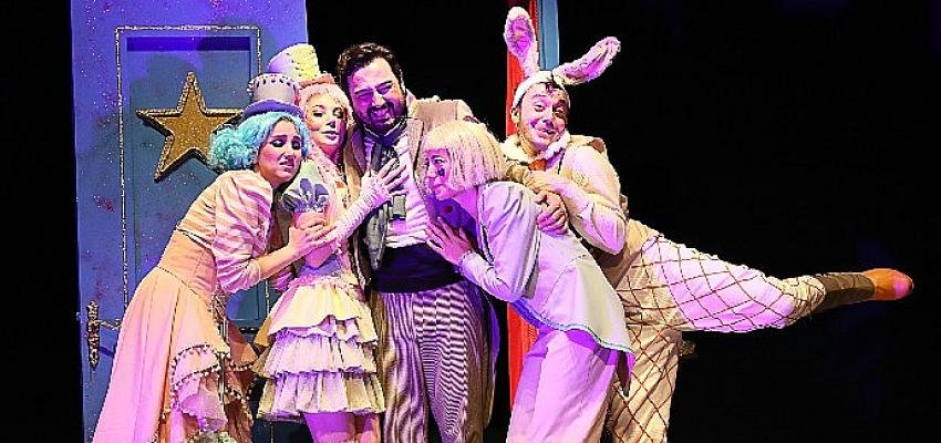 İBB Şehir Tiyatroları’ndan Dünya Tiyatro Günü’ne özel ücretsiz 9 oyun