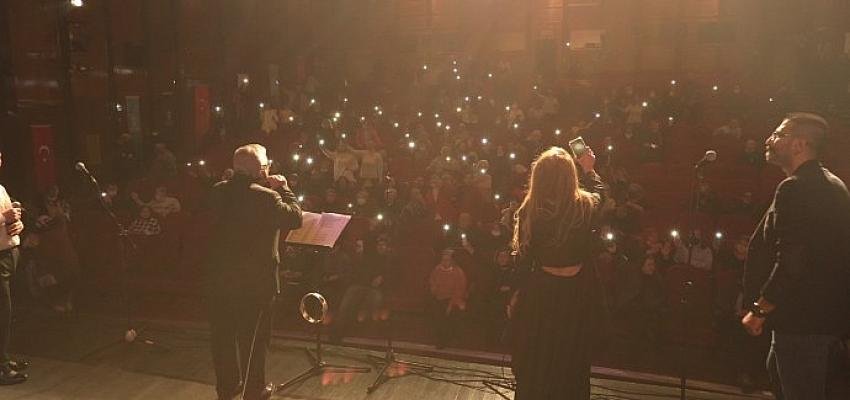 İzmit’te Usta Çı-Rock Rüzgarı