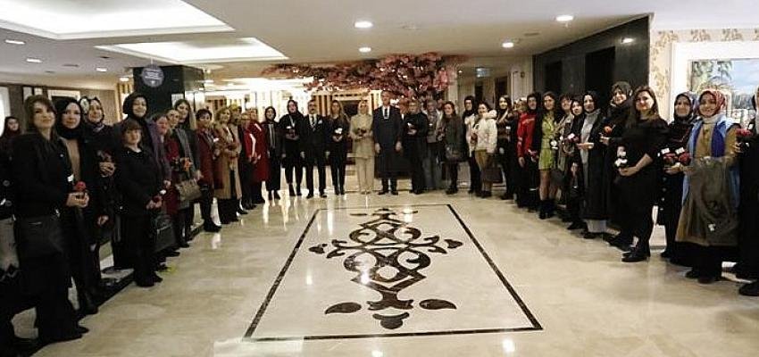 “Kadın, Nesilleri İnşa Edendir”