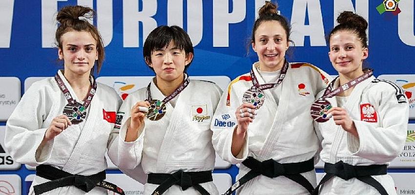 Kocaeli’nin şampiyonları Avrupa kürsüsünde