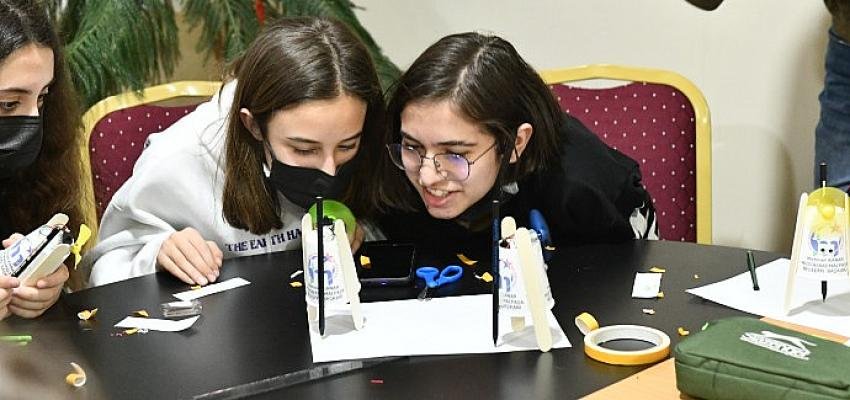 Mustafakemalpaşa’da geleceğin dahileri yetişiyor