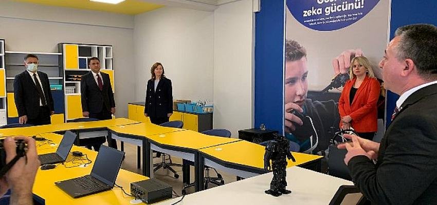 ‘Özel Yetenek Güçlü Gelecek’ Projesi Kapsamında Oluşturulan Atölyelerin Açılış Töreni Yapıldı