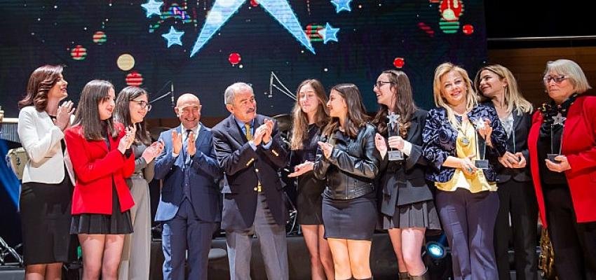 Soyer: “İzmir Yıldızı’nın ruhu çoğaldıkça İstanbul Sözleşmesi yeniden ışıldayacak”