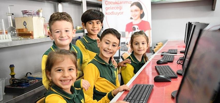 “Yarını Kodlayanlar” Web Sitesi  Yeni Eğitimlerle Güncellendi