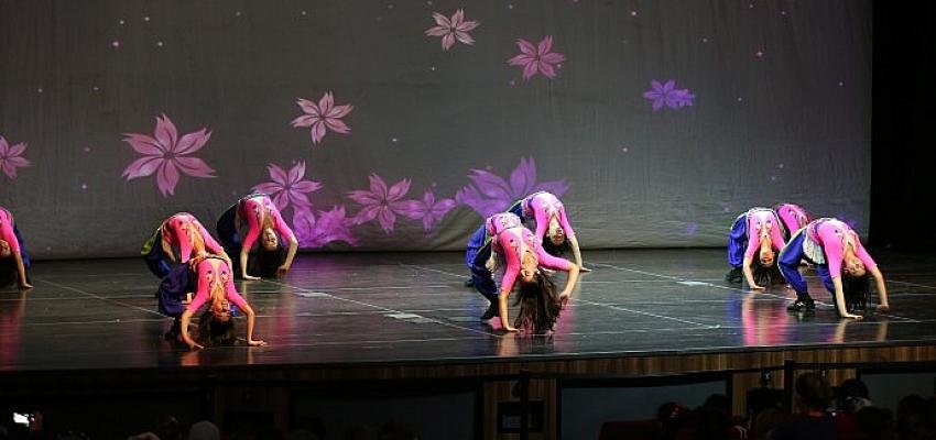 Anadolu Ateşi Kıvılcım’dan muhteşem 23 Nisan gösterisi