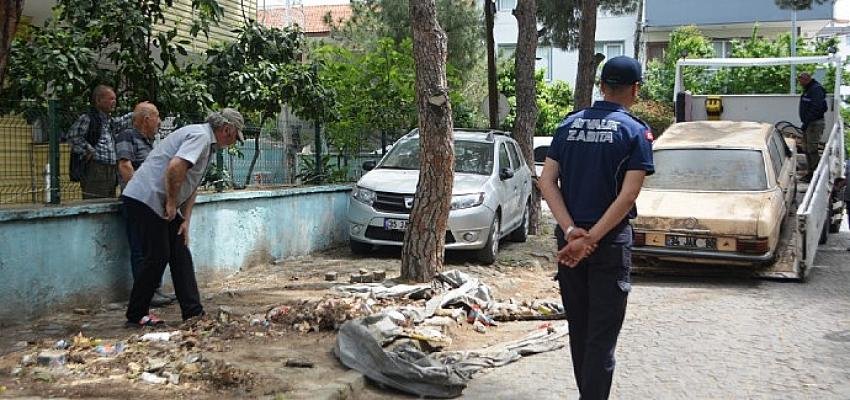 Ayvalık’ta hurda araçlara zabıta operasyonu