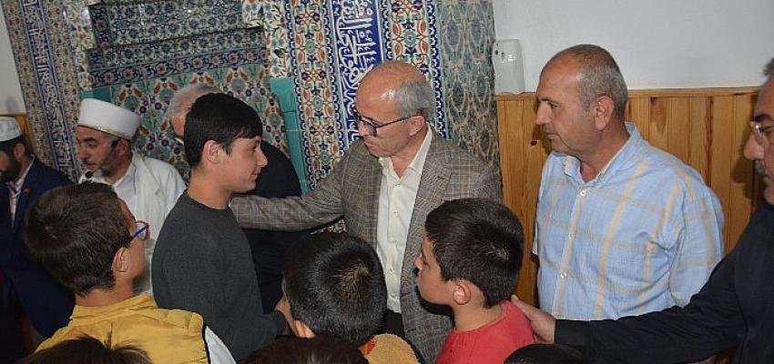 Başkan Candan: “4300 Çocuğun Bayram Harçlığı Bizden”