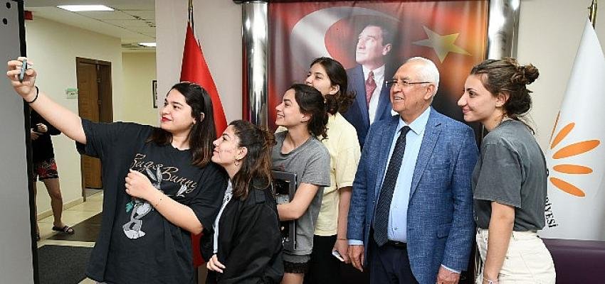 Karabağlar Belediyesi kız yurdu iftar