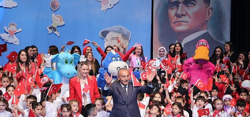 Küçükçekmece’de 23 Nisan Coşkuyla Kutlandı