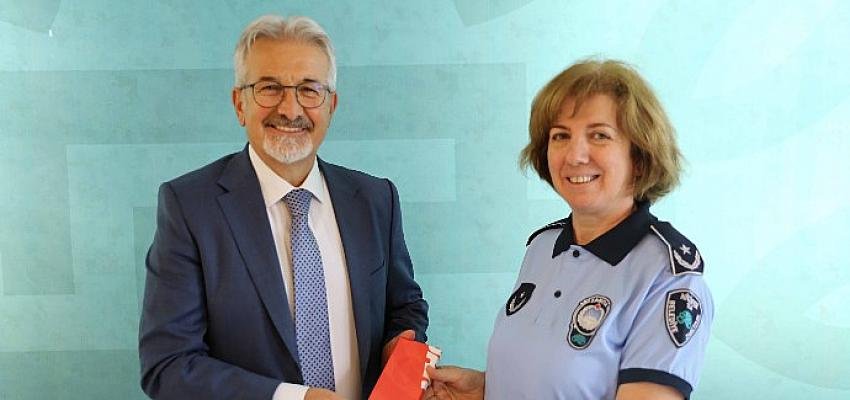 Öneri veren personele ödül