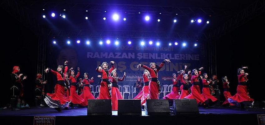 Ramazan Etkinliklerinde dünya çocuklarından gösteri