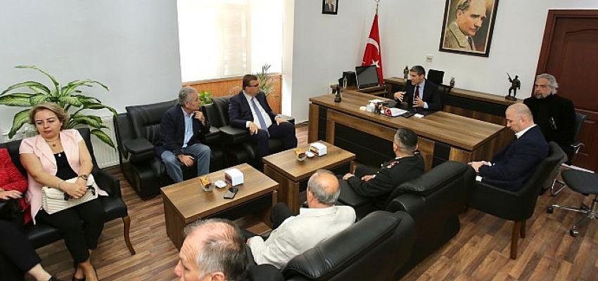 Seferihisar protokolü bayramlaşma töreninde buluştu