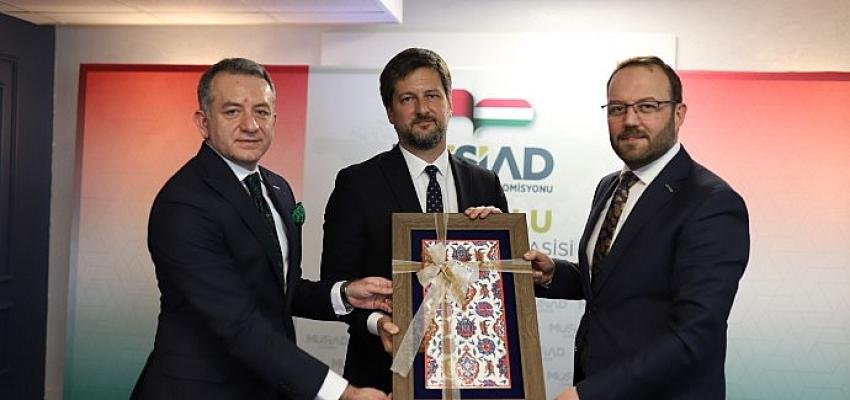 Anadolu Ekonomi Diplomasisi Programının 3.sü MÜSİAD Samsun şube ev sahipliğinde Macaristan Büyükelçisi Victor Matis’in katılımı ile gerçekleşti