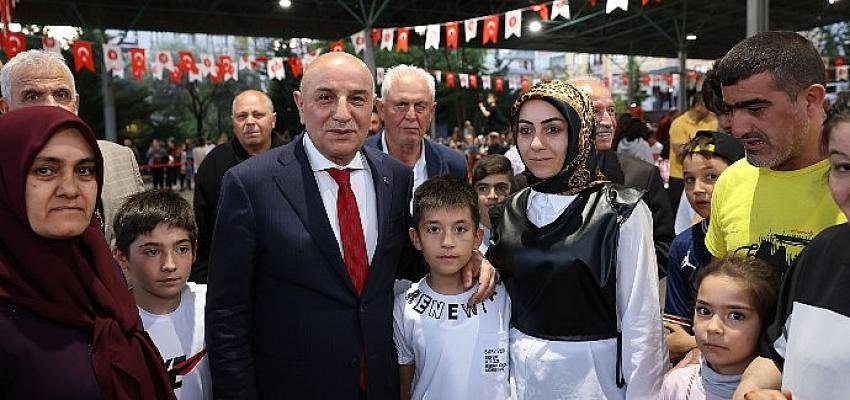 Âşıklar Keçiören’de Atıştı