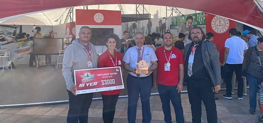 Azerbaycan’da Düzenlenen TEKNOFEST’ten İzmir’e Ödül