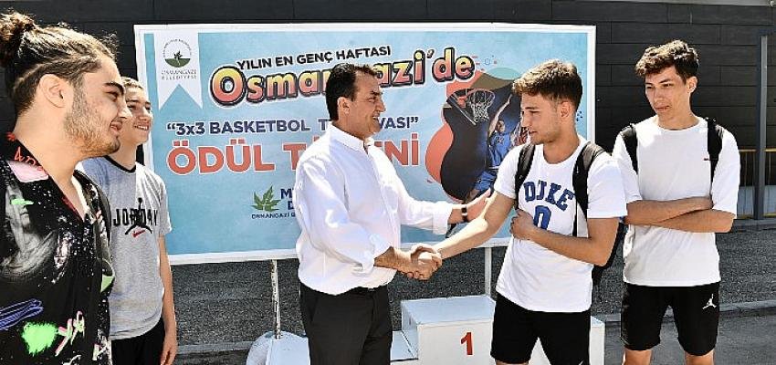 Başkan Dündar, Gençlerle Potada Buluştu