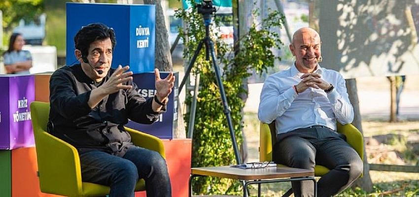 Başkan Soyer ve Okan Bayülgen gençlerle bir araya geldi