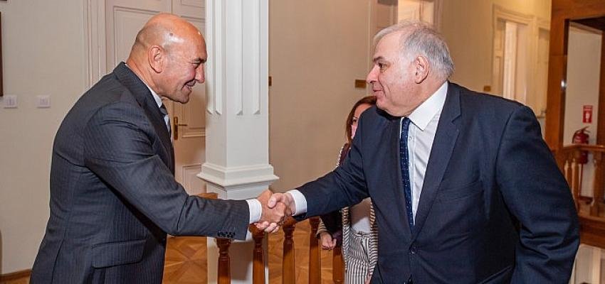 Başkan Soyer’den komşuya Terra Madre daveti