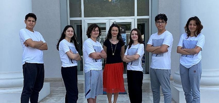 Bilfen Lisesi Öğrencileri Çaydan Deri Ürettiler