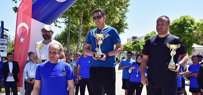 Harran Üniversitesi’nde Ulusal Gençlik Koşusu, Coşkulu Bir Şekilde Gerçekleştirildi