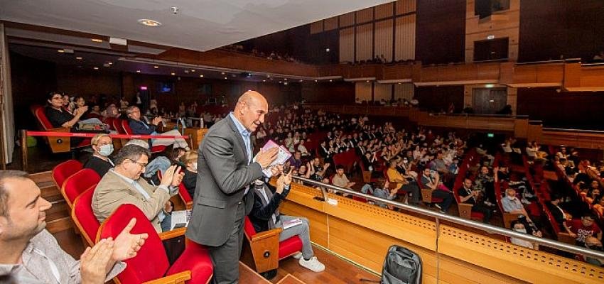 İzmir Çok Sesli Korolar Festivali’nde müzik şöleni