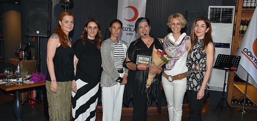 Kızılay Kadınlarından anlamlı gösteri