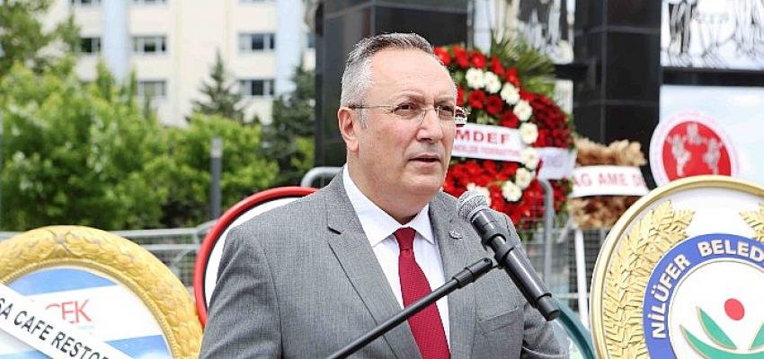 Nilüfer’de 19 Mayıs kutlaması çelenk sunma töreni ile başladı