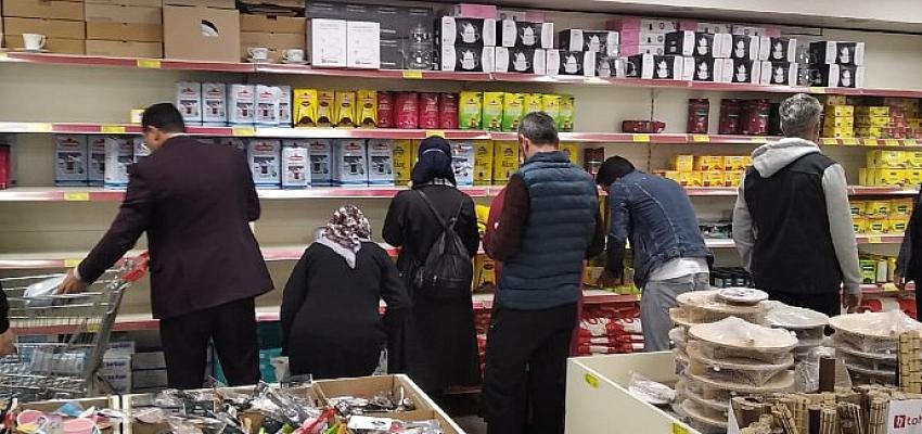 Sincan Belediyesi Çay Stokçularına Fırsat Vermedi