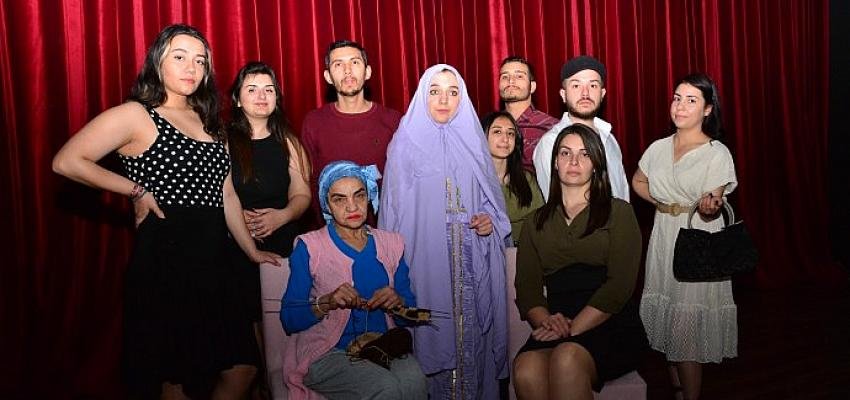 Torbalı Belediyesi’nden tiyatro ziyafeti