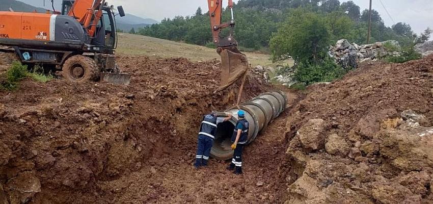 Akseki’de kış aylarında kırılan büzler onarılıyor
