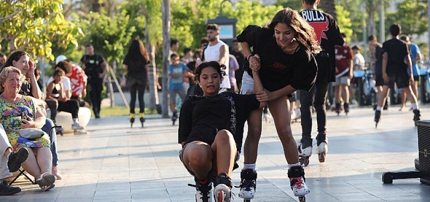 Antalya Büyükşehir Belediyesi, ‘Mavi Paten Projesi’ başlattı