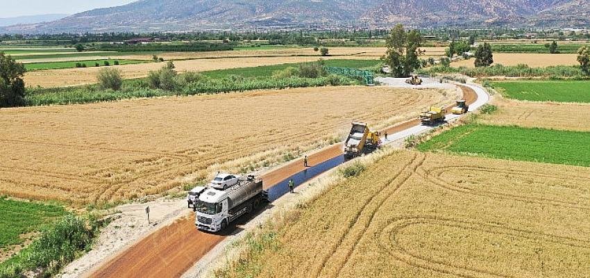 Aydın Büyükşehir Belediyesi Yol Yapım Çalışmalarını Tüm Hızıyla Sürdürüyor