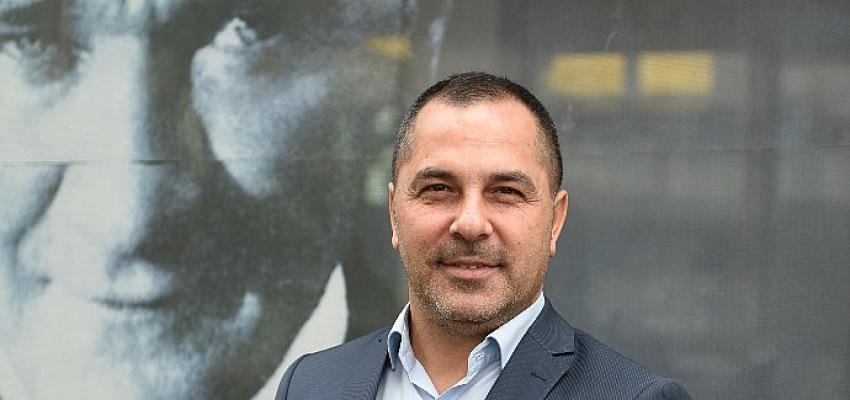 Denizlerde Ay Yıldızlı Bayrağımızı Daha Yukarı Çekelim