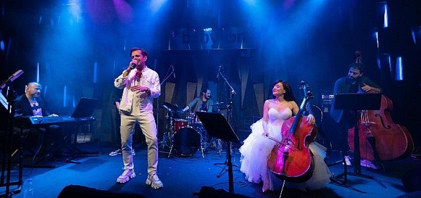 Gülşah Erol, Yeni Albümünün Lansman Konserinde Sürpriz Konuklarıyla Müzik Şöleni Yaşattı