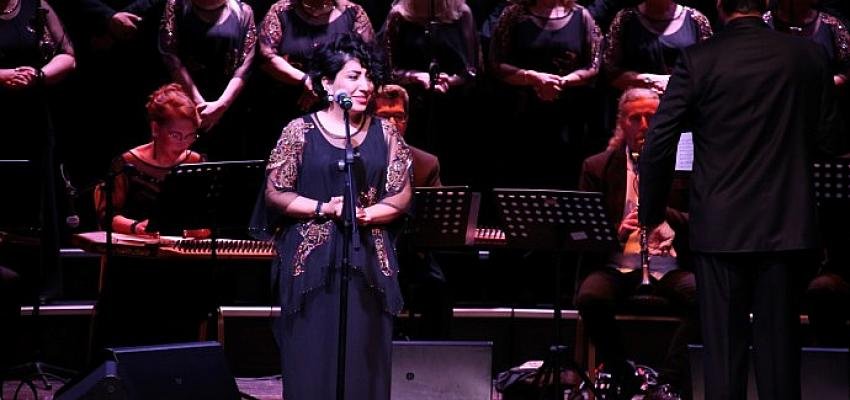 Kocaeli Büyükşehir Musiki Derneği Korosu tam 75 yaşında